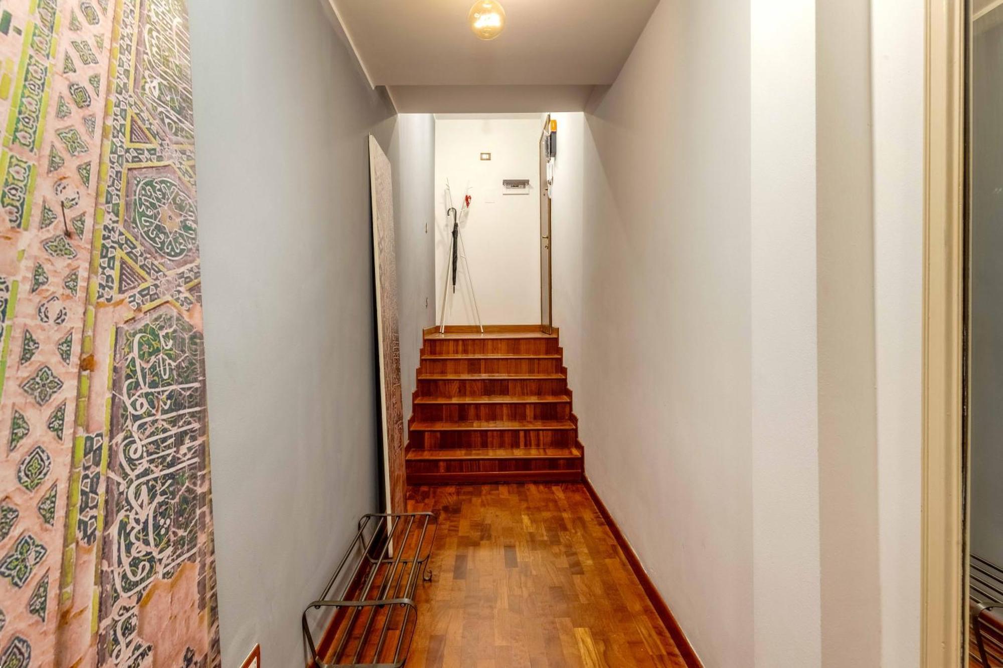 One Bedroom Apartment With Terrace Near Duomo Milan Exterior photo